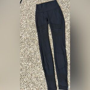 Lululemon leggings 28”